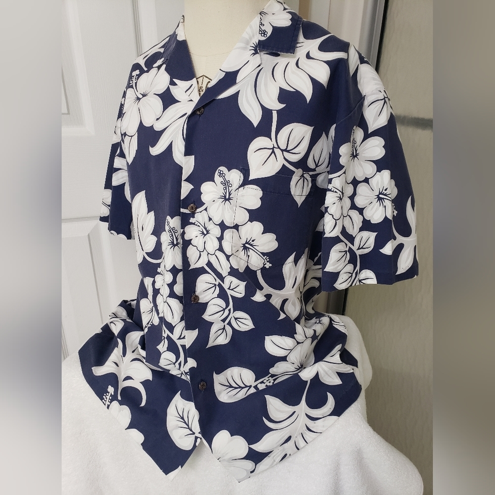 Royal Creations Navy and White Tropic Hawaiian Shirt Made in Hawaii Men's Large